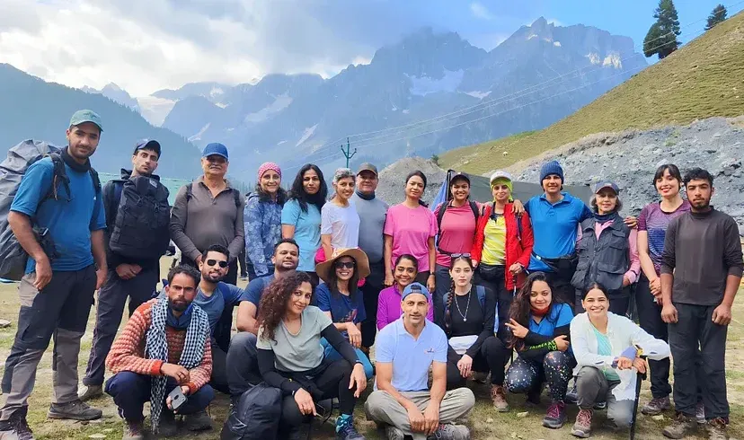 Kashmir Group Trip – Special Packages for Friends & Corporate Teams.